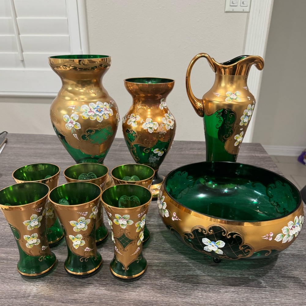 Elegant Green and Gold Glassware Set